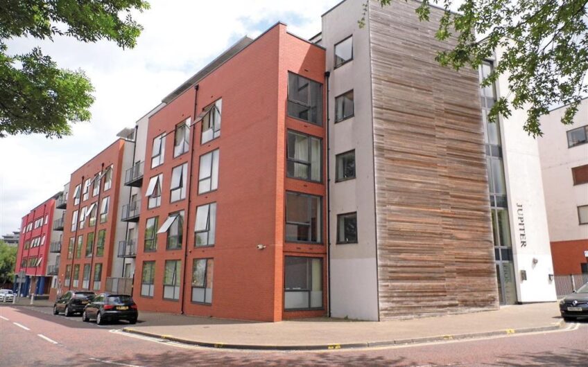 2 Bedroom City Centre Flat for sale