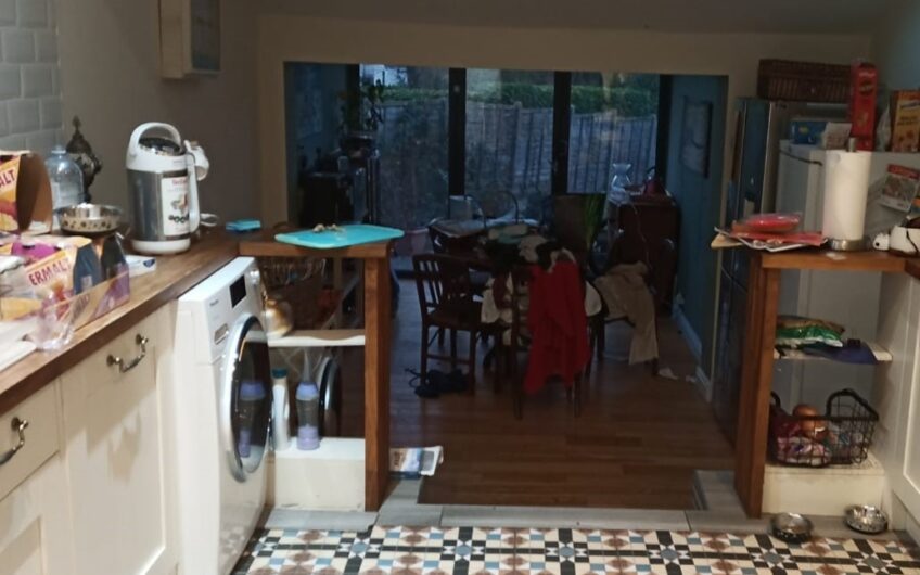 5 Bedroom House Spacious Home