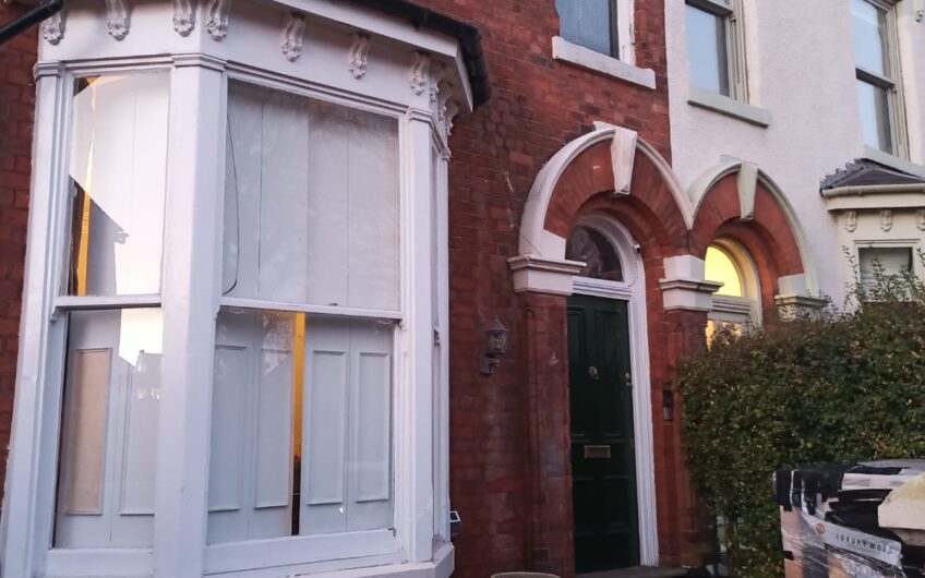 5 Bedroom House Spacious Home